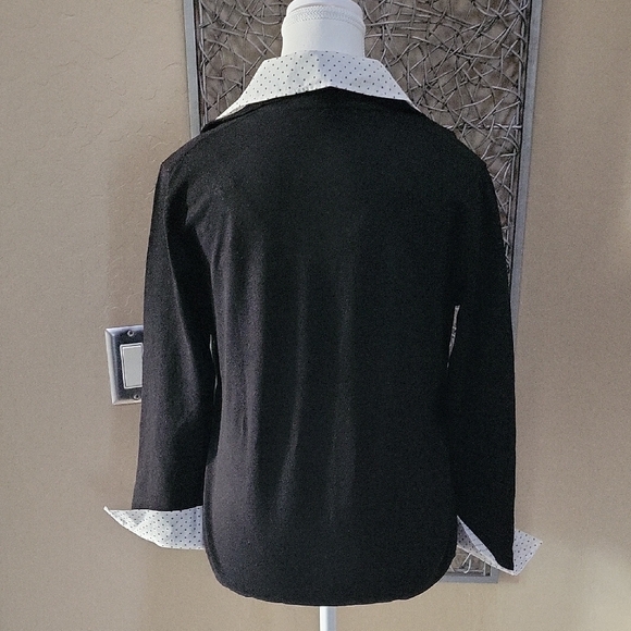 Cable & Gauge Black and White Silk Blend V-neck Sweater With Faux Shirt - Picture 4 of 6